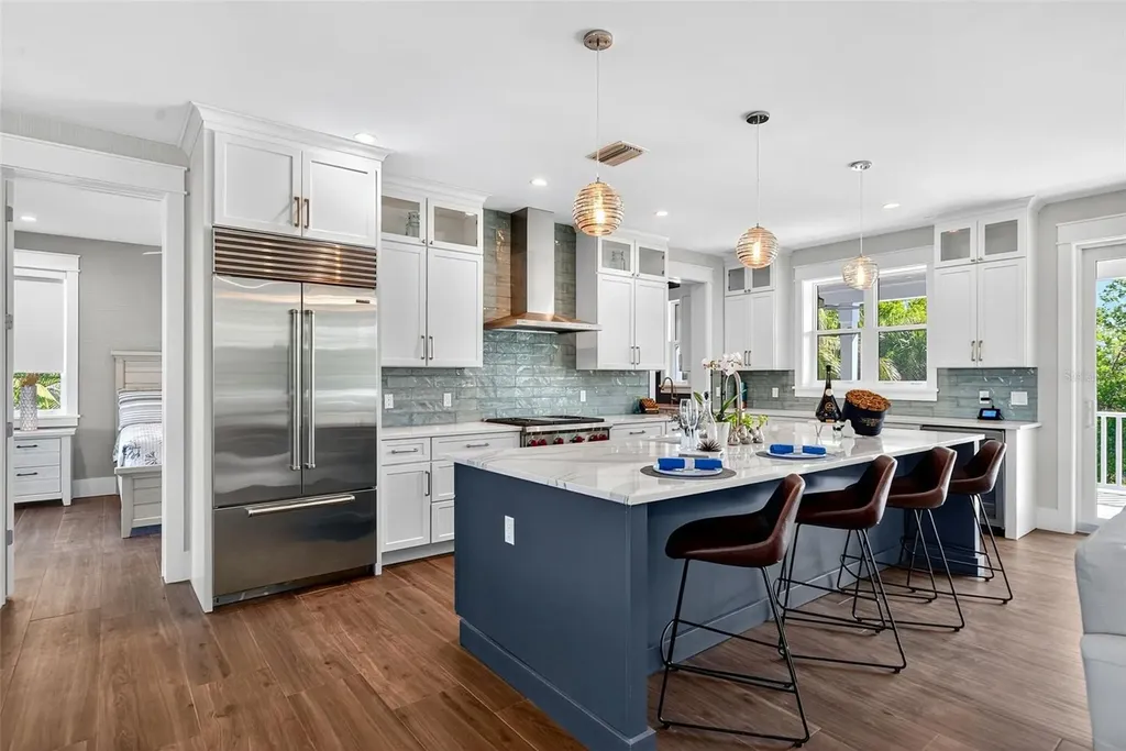 598 Lyons Lane Longboat Key FL 34228