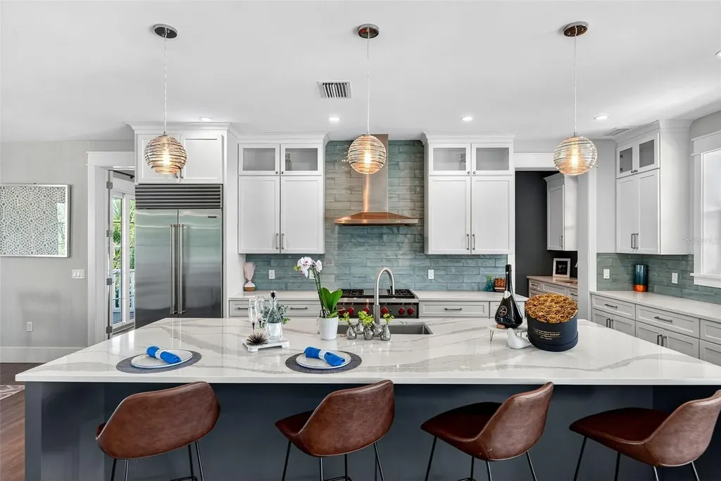 598 Lyons Lane Longboat Key FL 34228