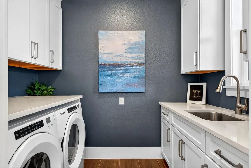 598 Lyons Lane Longboat Key FL 34228