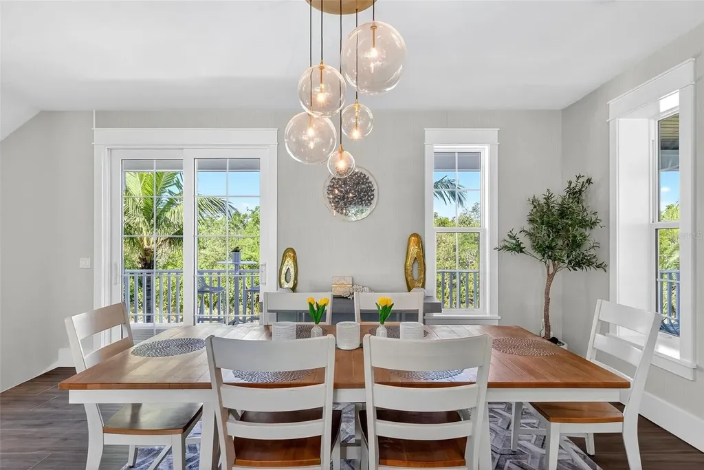598 Lyons Lane Longboat Key FL 34228