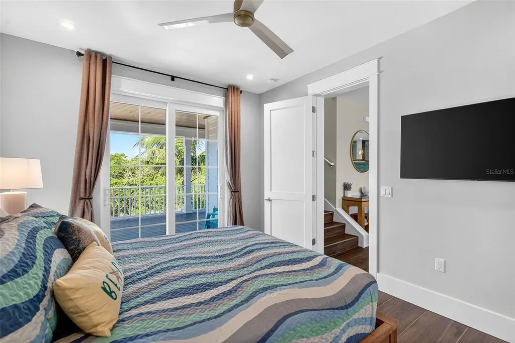 598 Lyons Lane Longboat Key FL 34228