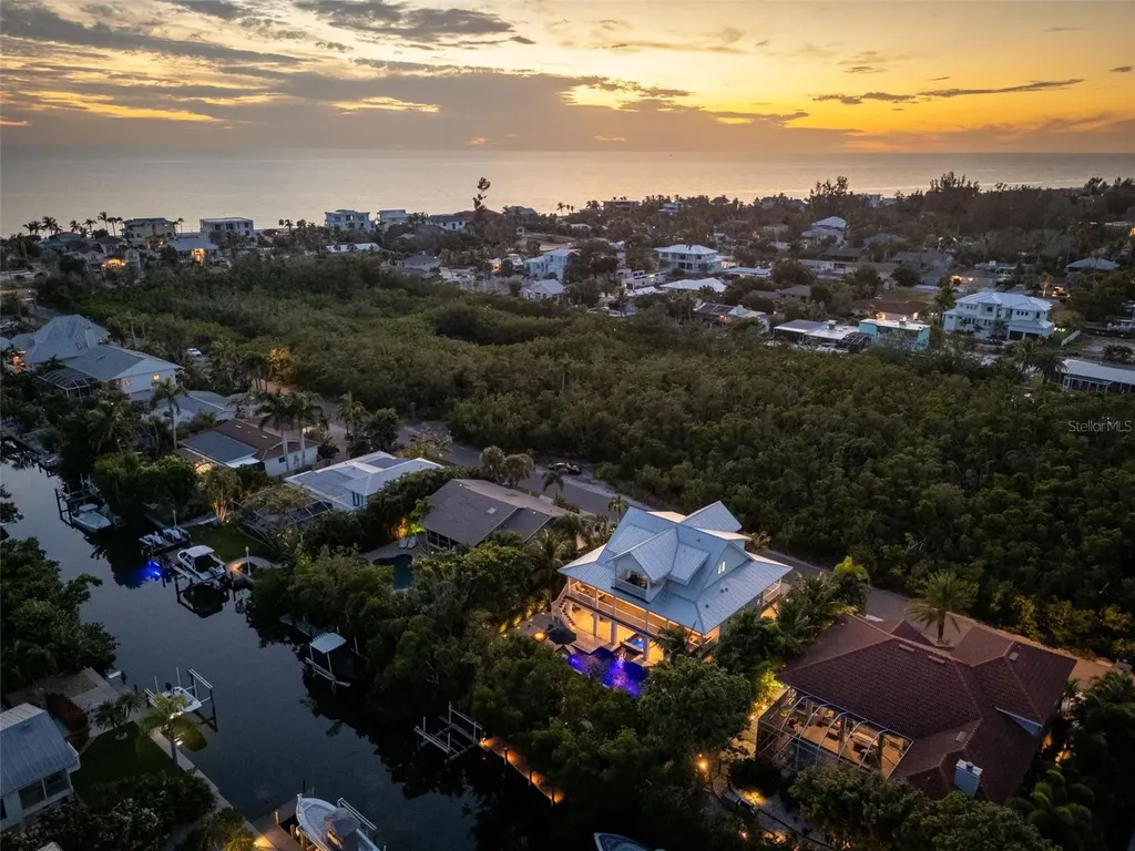 598 Lyons Lane Longboat Key FL 34228