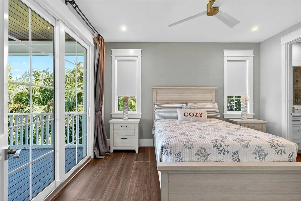 598 Lyons Lane Longboat Key FL 34228