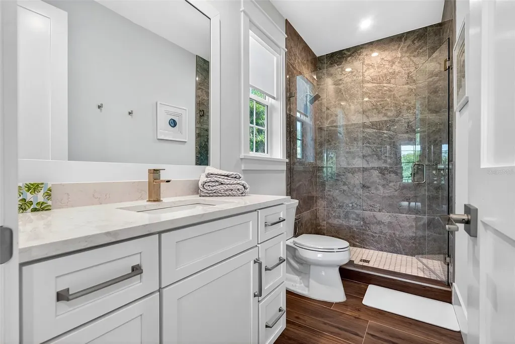 598 Lyons Lane Longboat Key FL 34228