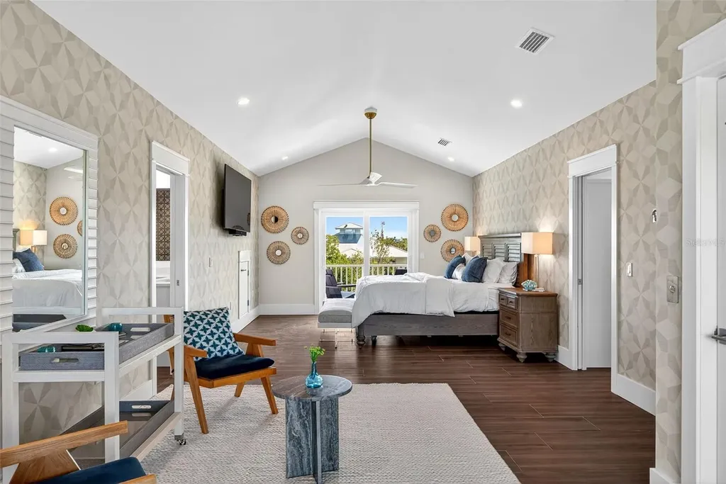 598 Lyons Lane Longboat Key FL 34228