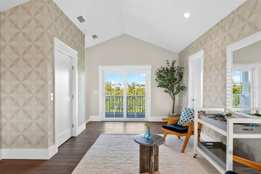 598 Lyons Lane Longboat Key FL 34228