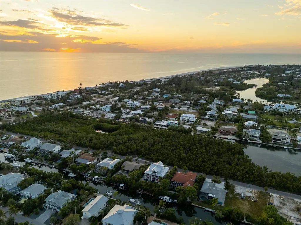 598 Lyons Lane Longboat Key FL 34228