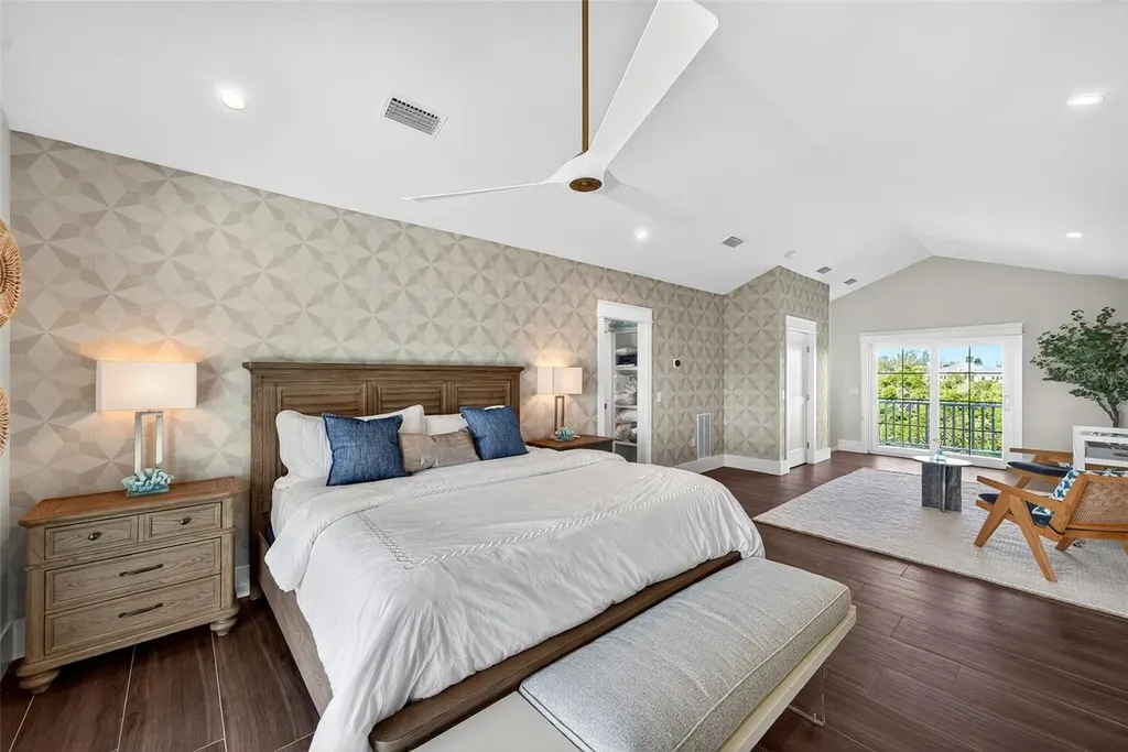 598 Lyons Lane Longboat Key FL 34228