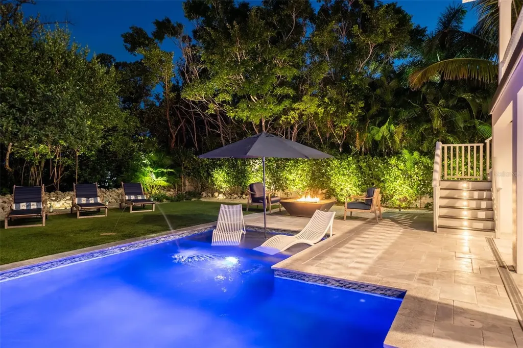 598 Lyons Lane Longboat Key FL 34228