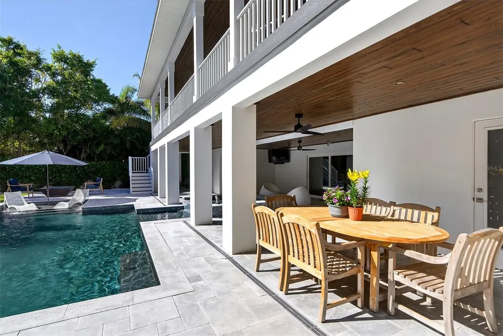 598 Lyons Lane Longboat Key FL 34228