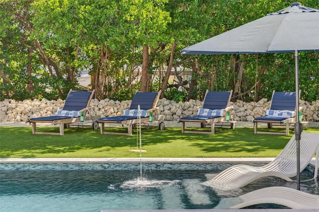 598 Lyons Lane Longboat Key FL 34228