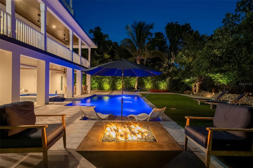 598 Lyons Lane Longboat Key FL 34228