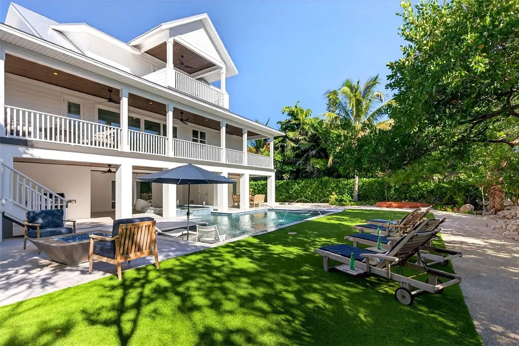 598 Lyons Lane Longboat Key FL 34228