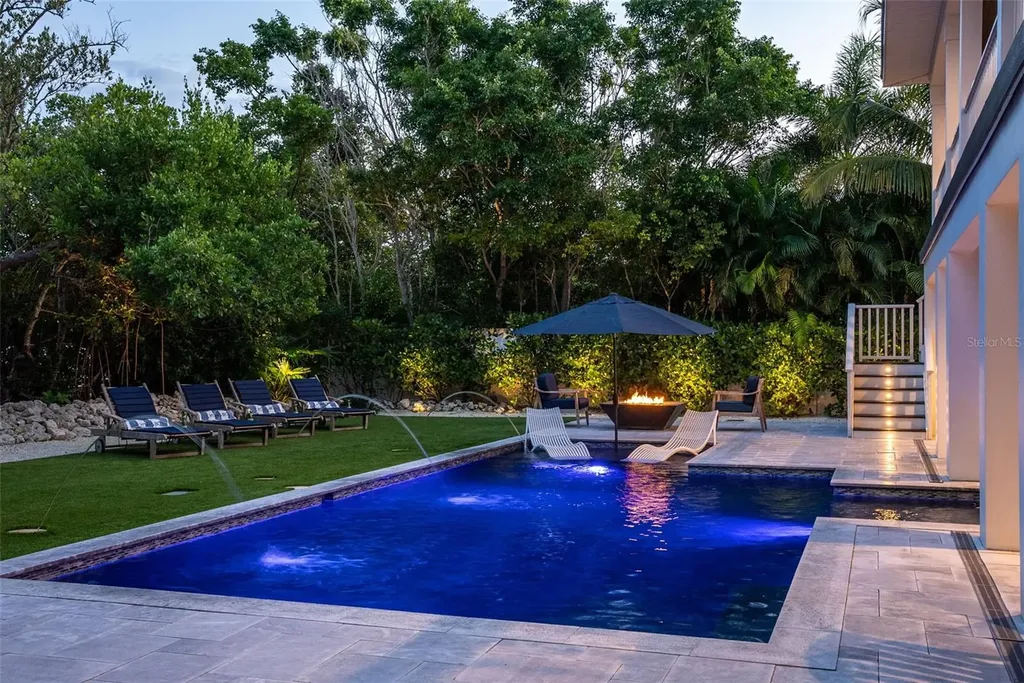 598 Lyons Lane Longboat Key FL 34228