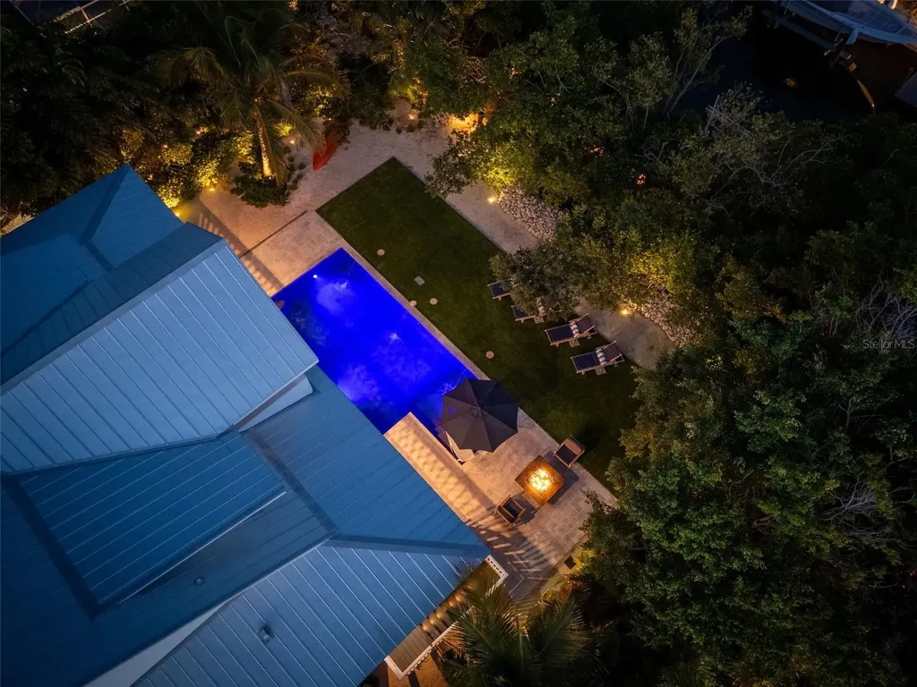 598 Lyons Lane Longboat Key FL 34228