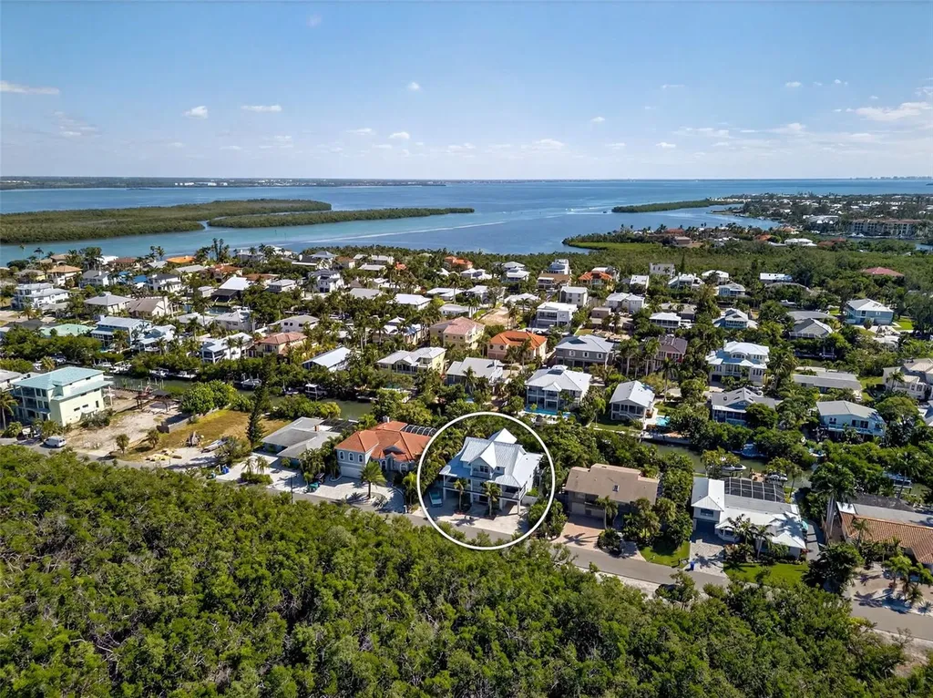 598 Lyons Lane Longboat Key FL 34228