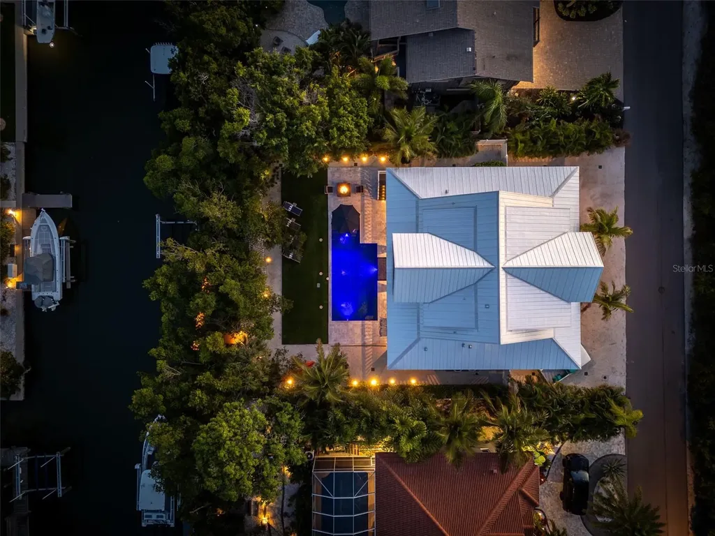 598 Lyons Lane Longboat Key FL 34228
