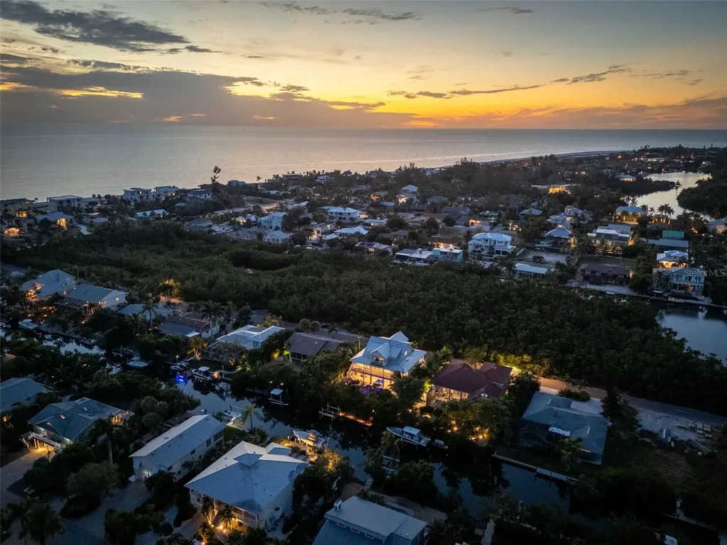 598 Lyons Lane Longboat Key FL 34228