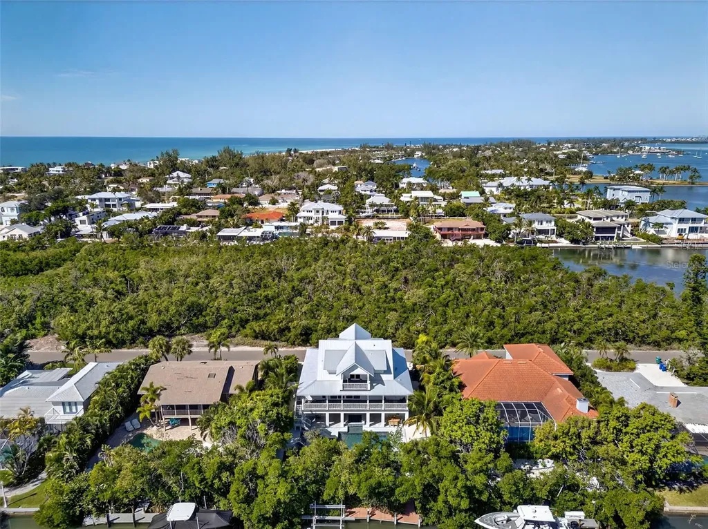 598 Lyons Lane Longboat Key FL 34228