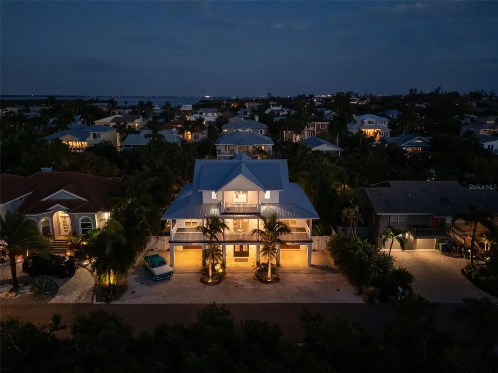 598 Lyons Lane Longboat Key FL 34228
