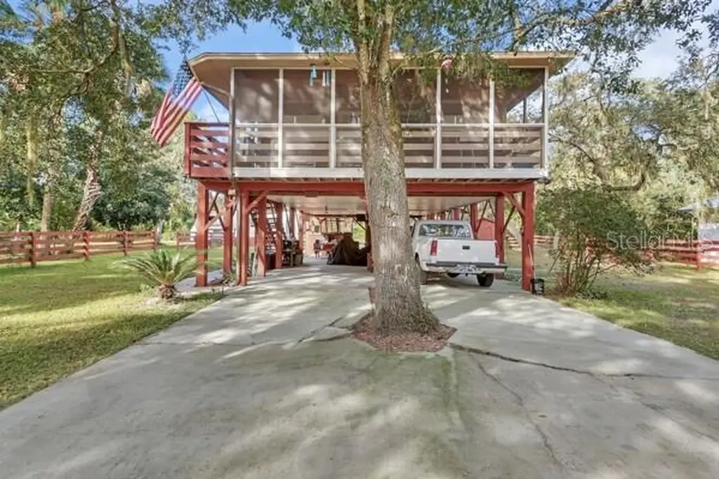 55315 5th Street Astor FL 32102