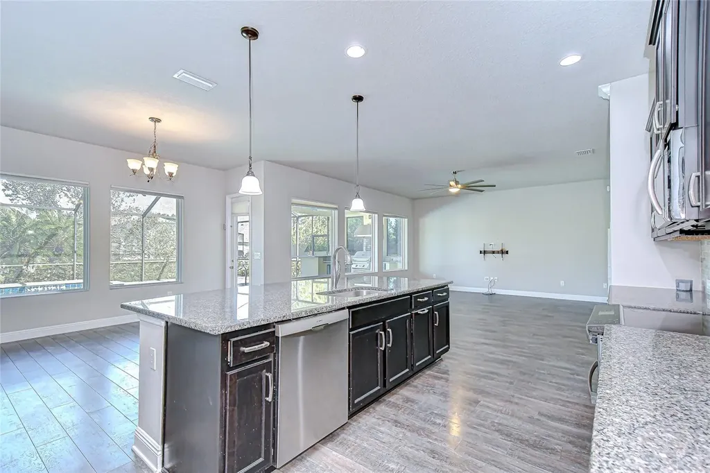 1018 Tracey Ann Loop Seffner FL 33584