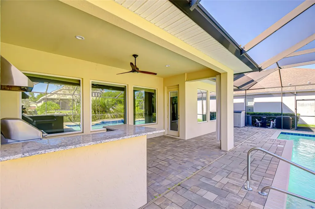 1018 Tracey Ann Loop Seffner FL 33584