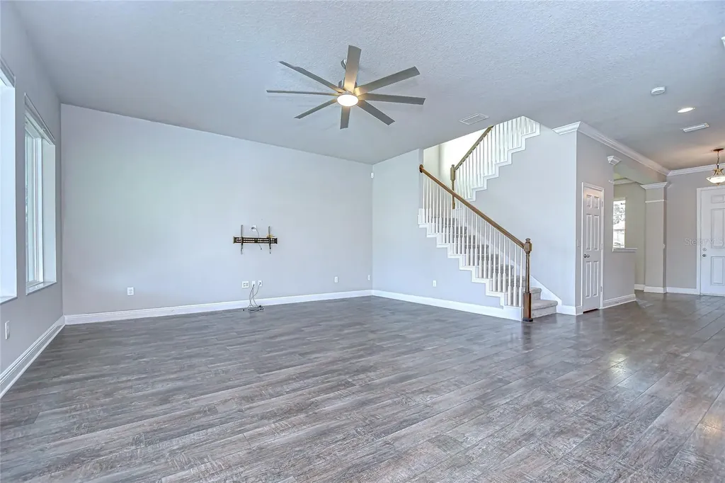 1018 Tracey Ann Loop Seffner FL 33584