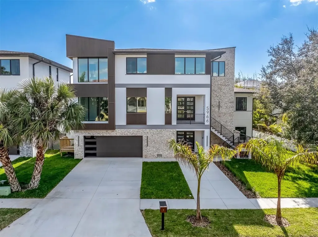 5966 Bayview Circle S Gulfport FL 33707