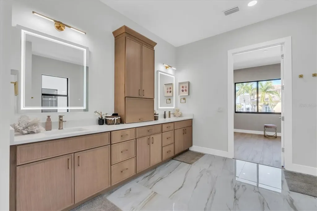 5966 Bayview Circle S Gulfport FL 33707