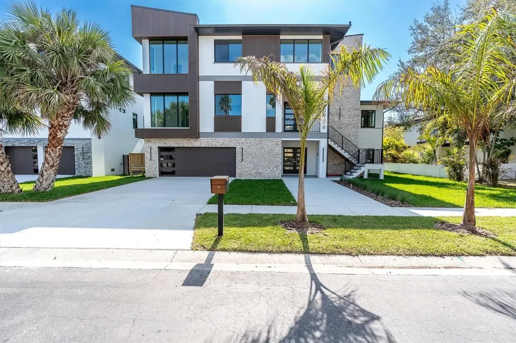 5966 Bayview Circle S Gulfport FL 33707