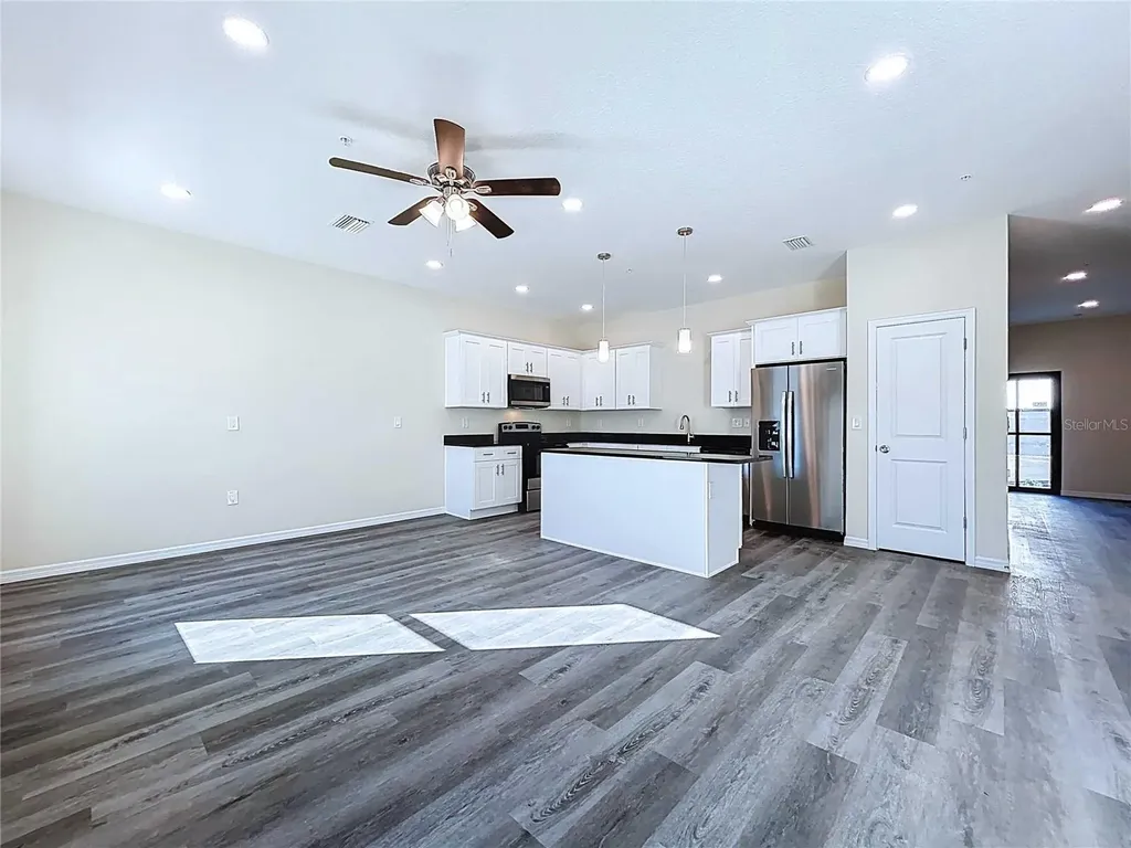 4368 Cambio Gardens Court Tampa FL 33610