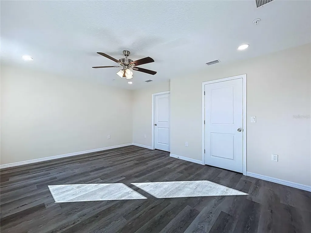 4368 Cambio Gardens Court Tampa FL 33610