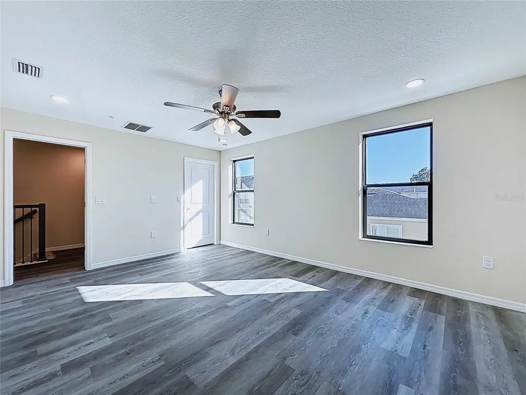 4368 Cambio Gardens Court Tampa FL 33610