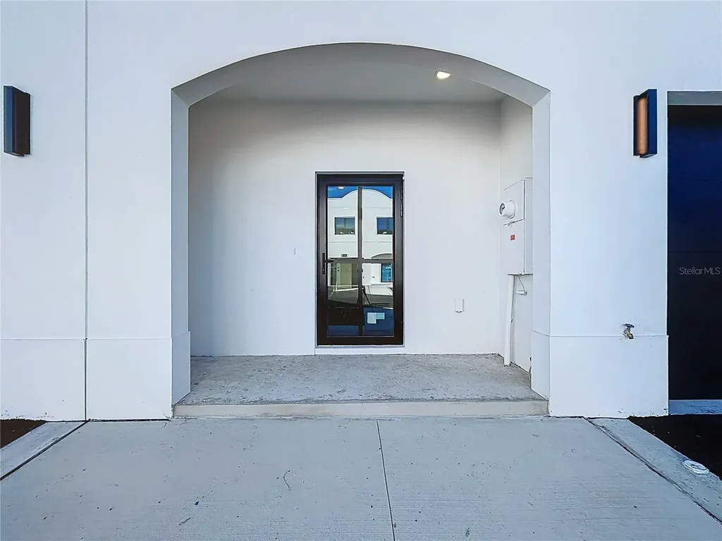 4368 Cambio Gardens Court Tampa FL 33610
