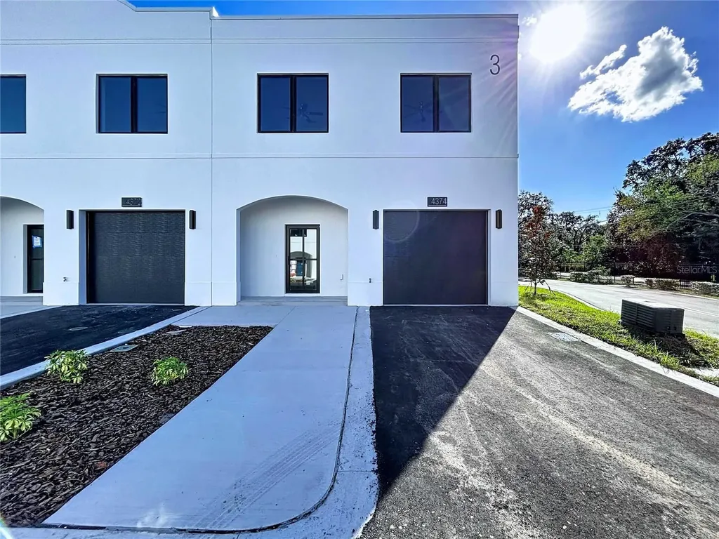 4368 Cambio Gardens Court Tampa FL 33610