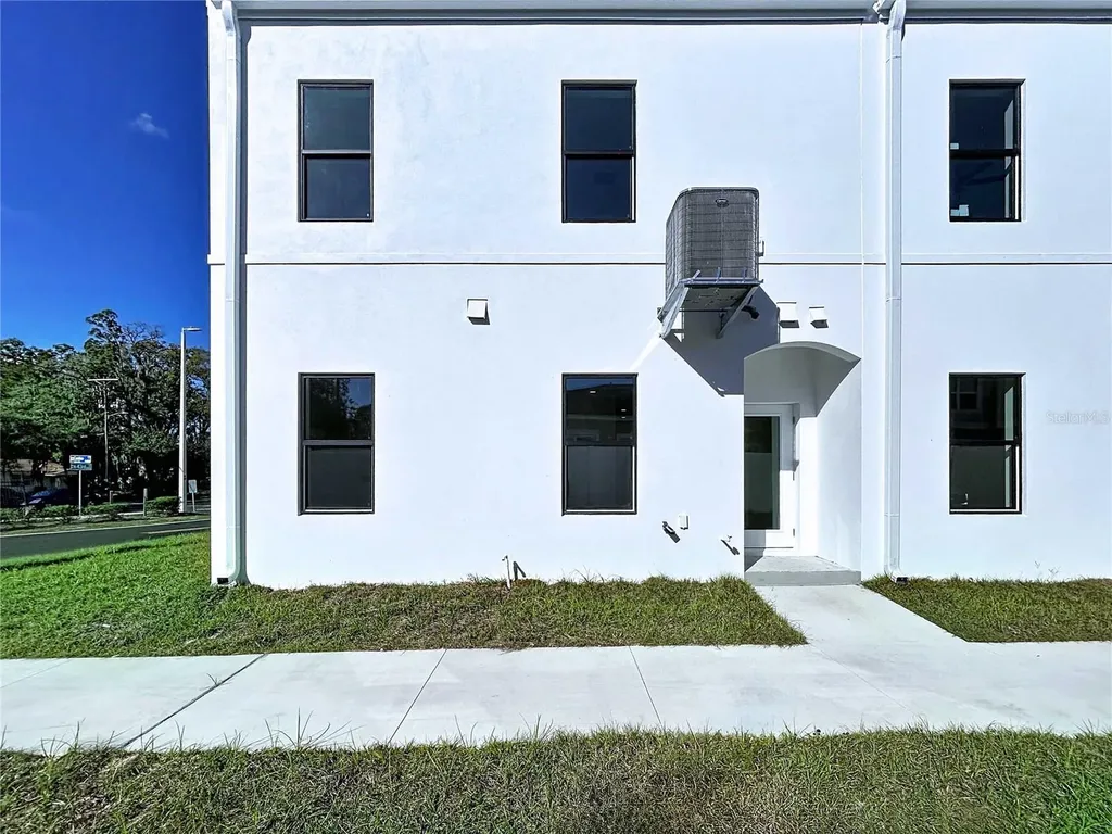 4368 Cambio Gardens Court Tampa FL 33610