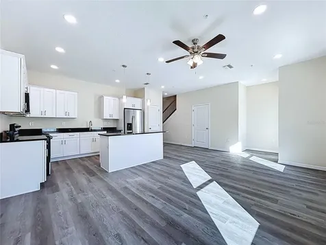 4368 Cambio Gardens Court Tampa FL 33610