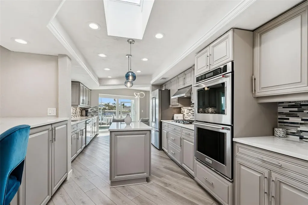 320 Belle Isle Avenue Belleair Beach FL 33786