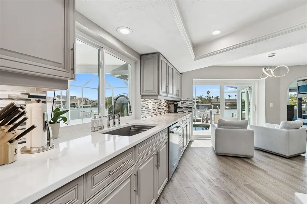 320 Belle Isle Avenue Belleair Beach FL 33786