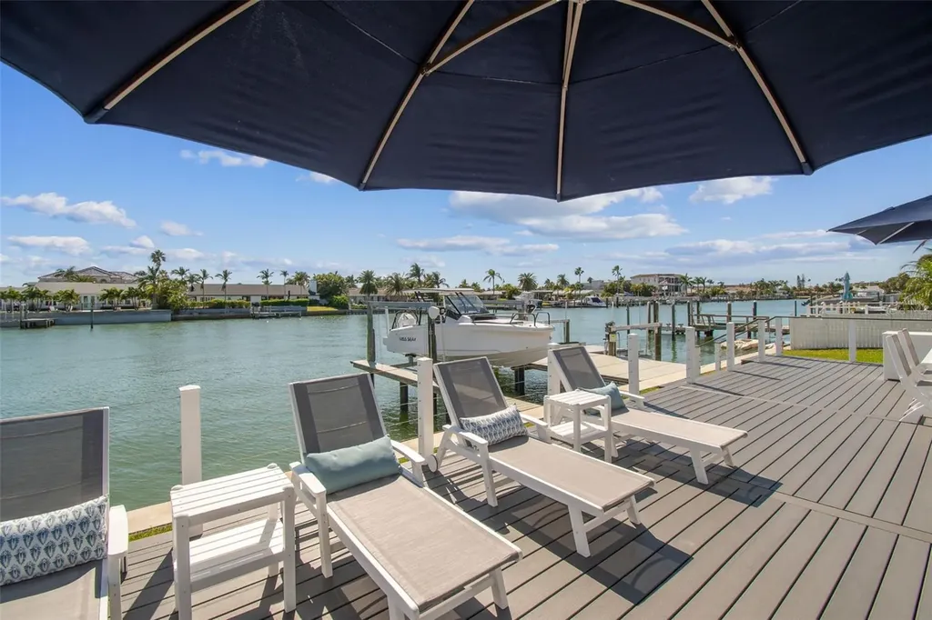 320 Belle Isle Avenue Belleair Beach FL 33786