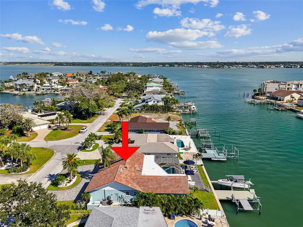 320 Belle Isle Avenue Belleair Beach FL 33786
