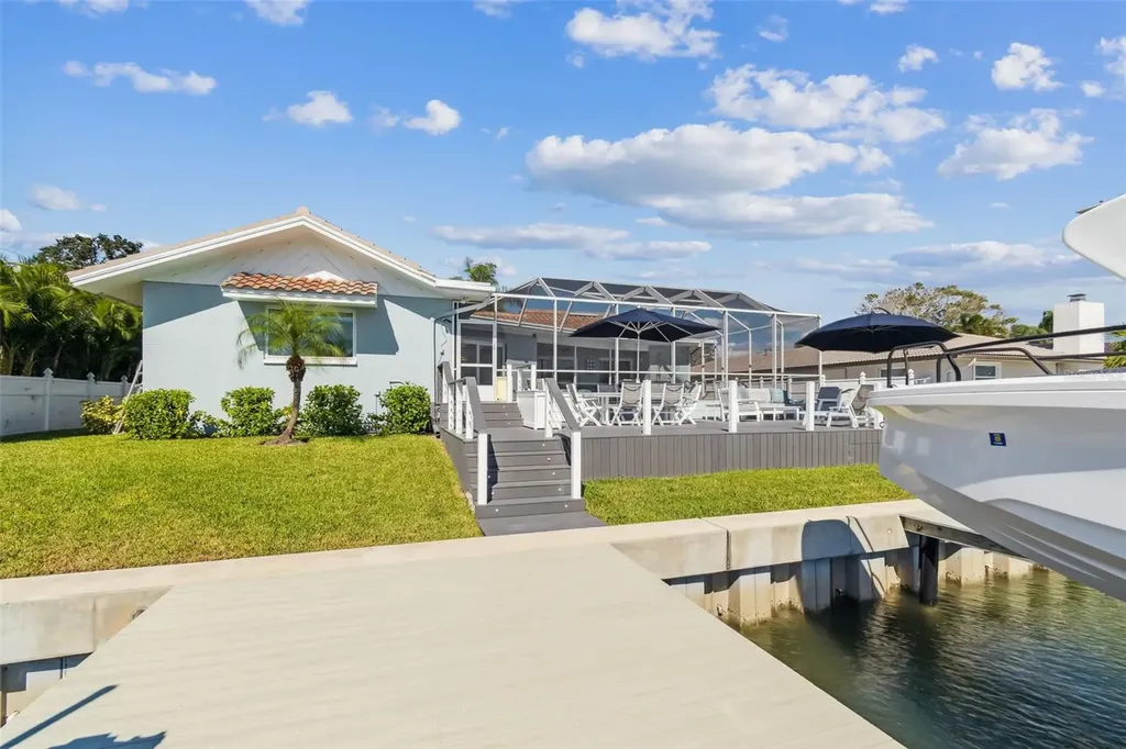 320 Belle Isle Avenue Belleair Beach FL 33786
