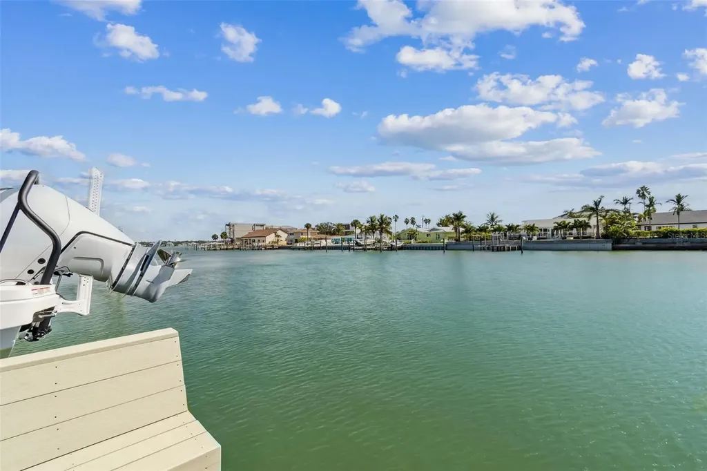 320 Belle Isle Avenue Belleair Beach FL 33786
