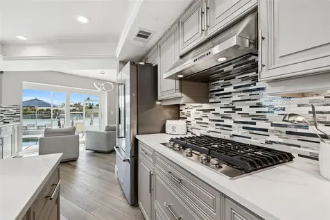 320 Belle Isle Avenue Belleair Beach FL 33786