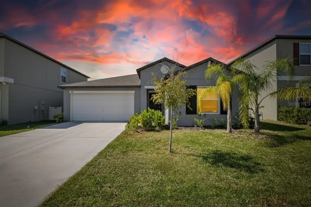 1748 Red Loop Lakeland FL 33801