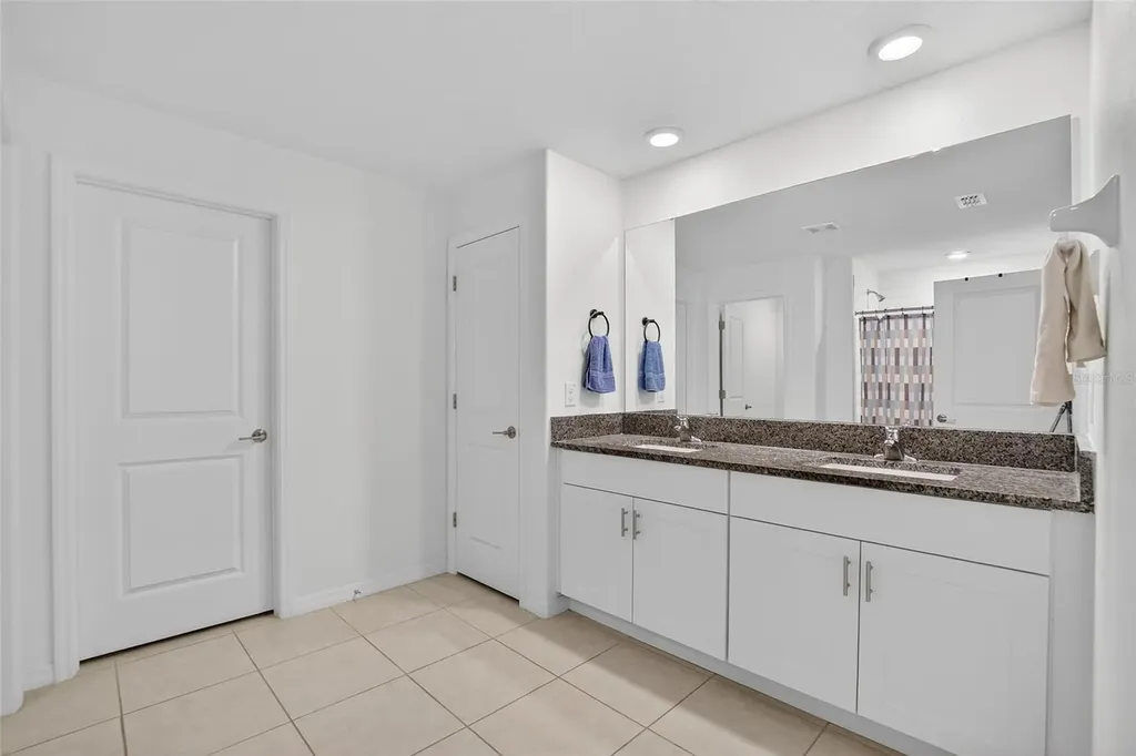 1748 Red Loop Lakeland FL 33801