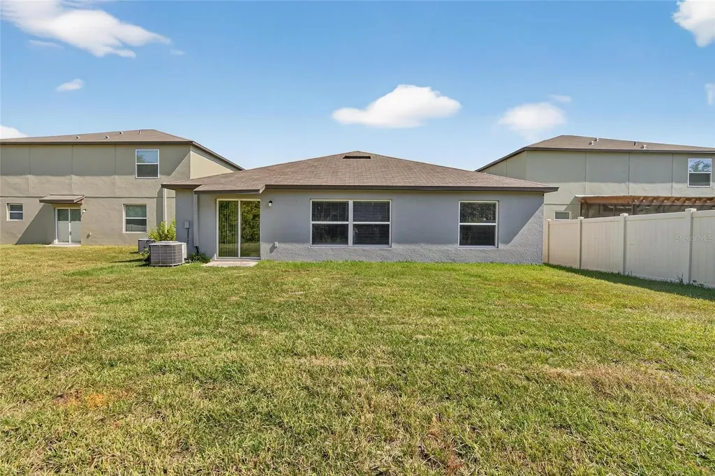 1748 Red Loop Lakeland FL 33801