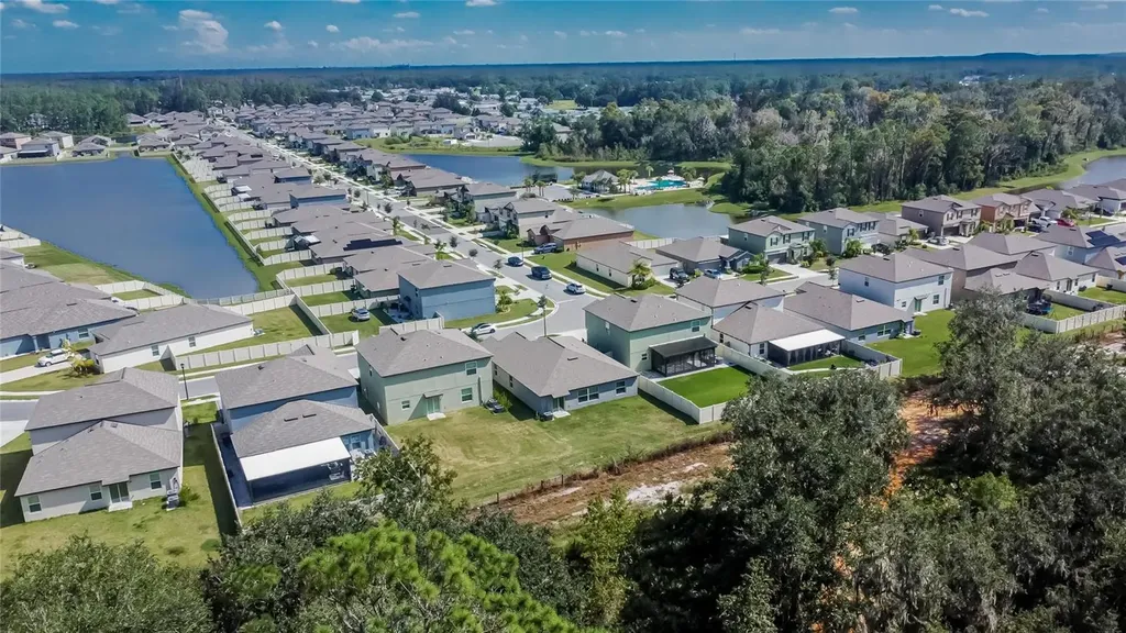 1748 Red Loop Lakeland FL 33801