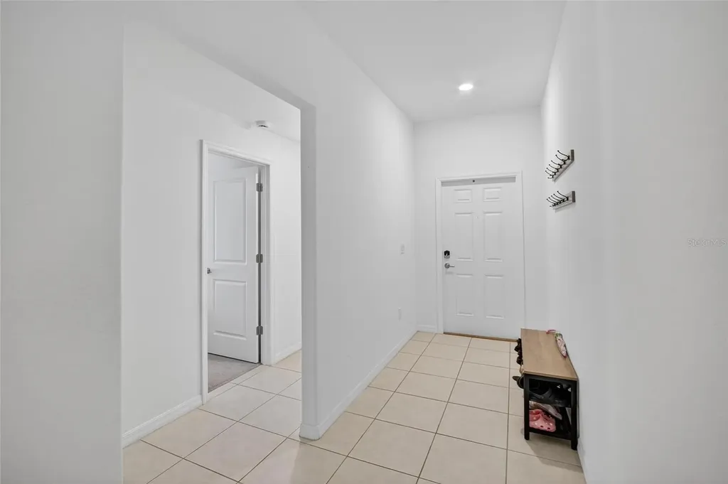 1748 Red Loop Lakeland FL 33801